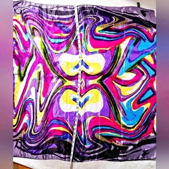 Elyse C Bec Inc 100%Silk Color Abstract Statement Scarf 35x35 inch Made in India - Picture 3 of 6